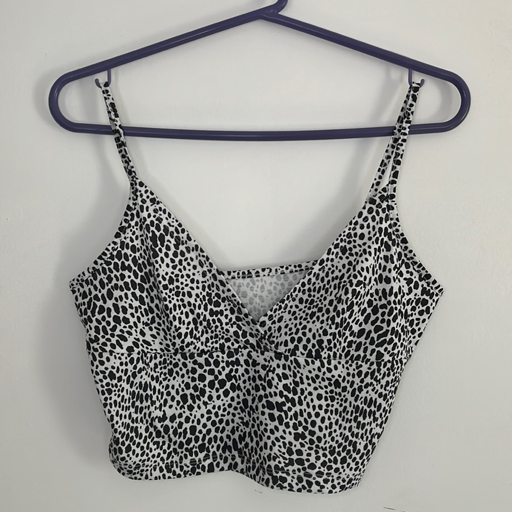 black and white crop top